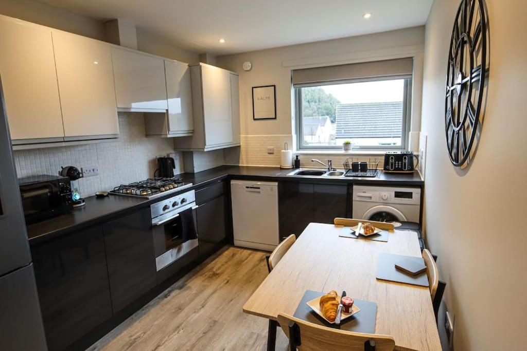 Retreat By The Castle Free Designated Parking Stirling